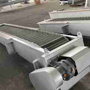 Mechanical fine bar screens
